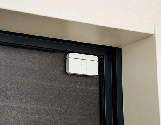 【ヒンジドアに設置する場合】